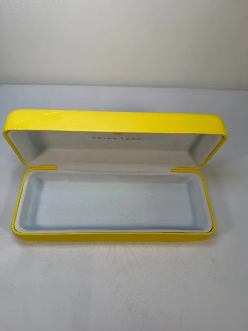 TRINA TURK Yellow Clamshell Glasses Eyeglass Sunglass Case and Cloth